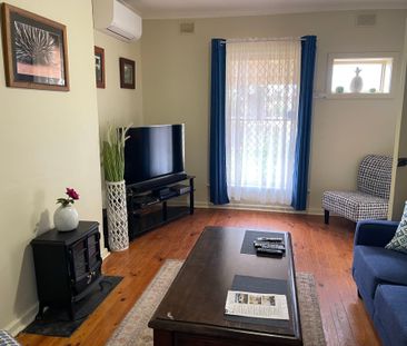 FULLY FURNISHED HOME - Photo 3