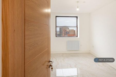 1 bedroom flat to rent - Photo 2