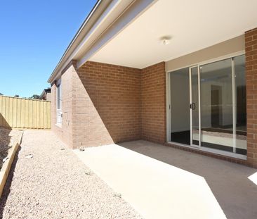 10 Thaine Way, Doreen VIC 3754 - Photo 1