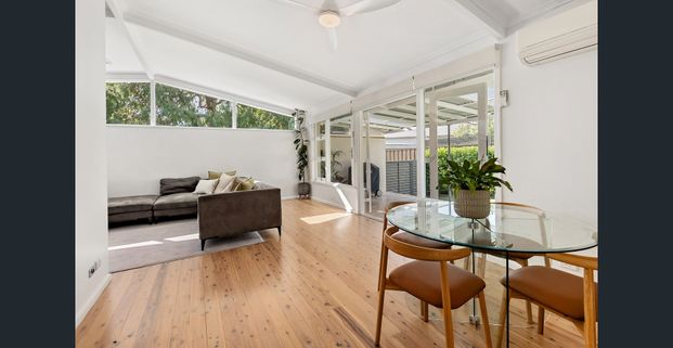 Renovated modernist family home in sought-after position - Photo 1