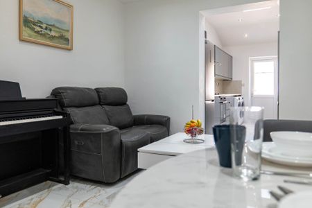 Crichton Avenue, Wallington - Photo 2