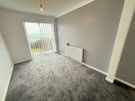 3 bedroom detached house to rent - Photo 3