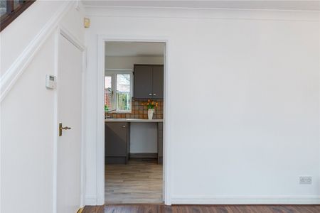 Home Farm Avenue, Macclesfield, Cheshire, SK10 - Photo 4