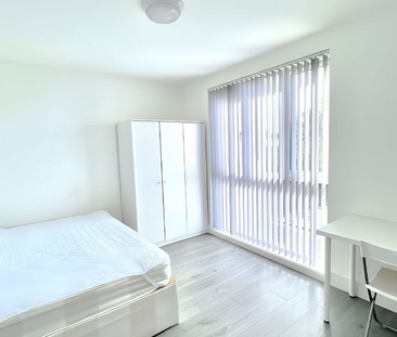 1 bedroom in a house share to rent - Photo 2