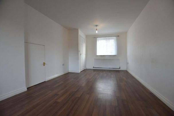 4 bedroom terraced house to rent - Photo 1