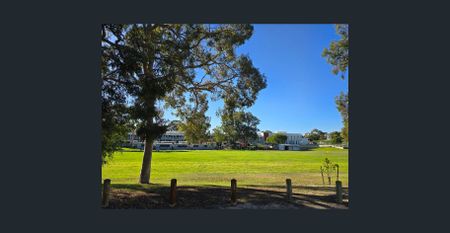 BRAND NEW CONTEMPORARY HOME - 8B LEVERBURGH ST - Photo 3