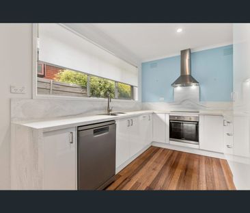 33 Silvertop Crescent, Frankston North, Vic 3200 - Photo 3