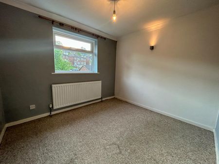 2 Bedroom Maisonette To Let - HP13 - Photo 4