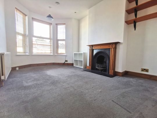 1 Bed Plus Study Maisonette - Photo 1