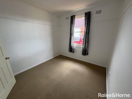 Convenient & Comfortable Living in Bomaderry - Photo 4