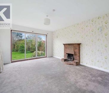 Francis Close, Epsom, KT19 - Photo 1