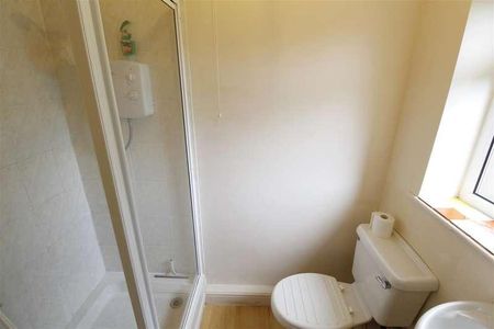 Petersham Avenue, Byfleet, KT14 - Photo 4