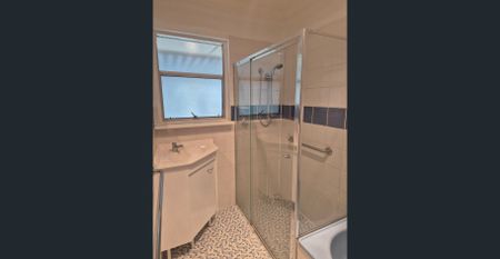 Large 3 bedroom or 4 bedroom/ Rumpus Home - Photo 2