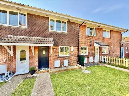 Totland Bay, Isle Of Wight, PO39 - Photo 1