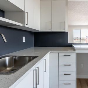 Grand 5 ½ spacieux et bien situé à Jonquière - Photo 2