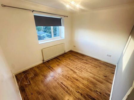 2 bedroom maisonette to rent - Photo 2