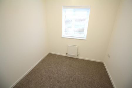 3 Bedroom House - Detached - Photo 4