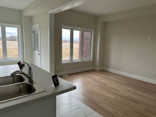 For Lease - 186 UNION Boulevard, Wasaga Beach, Ontario - Photo 1