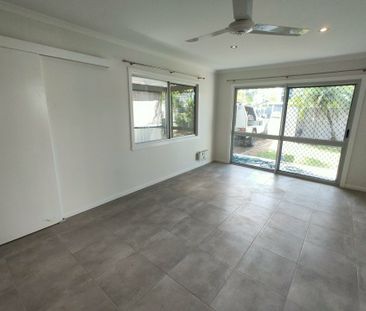 INNER CITY DUPLEX!!!! - Photo 3