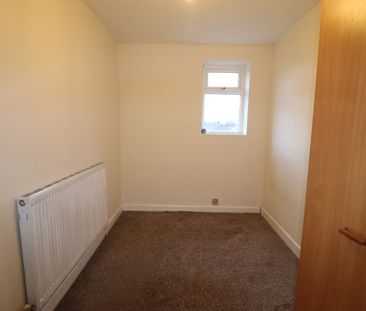 2 Bedroom Mid Terraced House To Rent - Photo 3