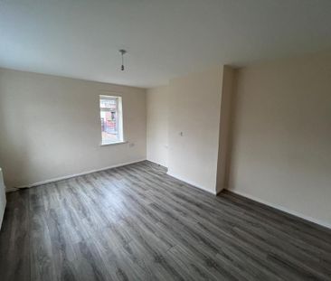 2 bedroom semi-detached house to rent - Photo 2