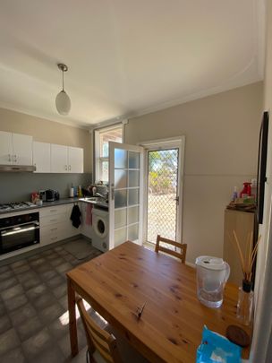 South Perth - Photo 1