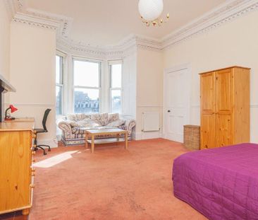 5 bedroom flat to rent - Photo 4