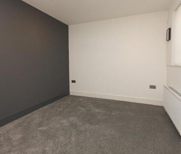 82 Ballymacormick Avenue, Ballyholme, Bangor, BT19 6AY - Photo 2