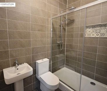 Forest Drive East, Leytonstone, London - Photo 1