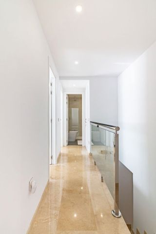 Dúplex de alquiler en Calle Sierra Bermeja, 88, Lomas de Marbella Club - Photo 4