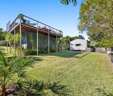 Beautiful Family Home with Pool, Shed and Privacy - Photo 2