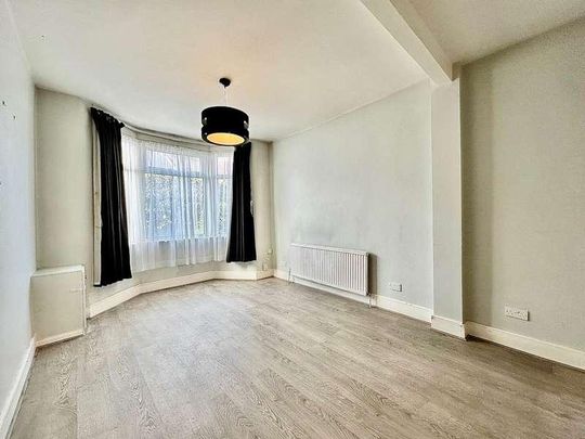 Sheldon Road, Edmonton, London, N18 - Photo 1