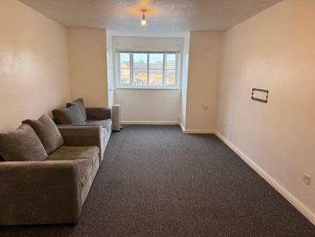 2 bedroom flat to rent - Photo 2
