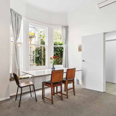 Dorking Road Abode - Photo 4