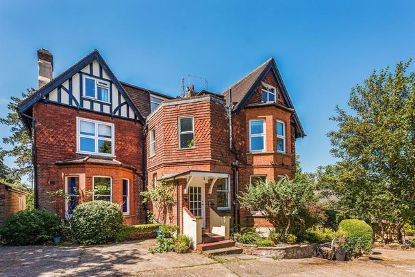 3 bedroom flat to rent - Photo 1