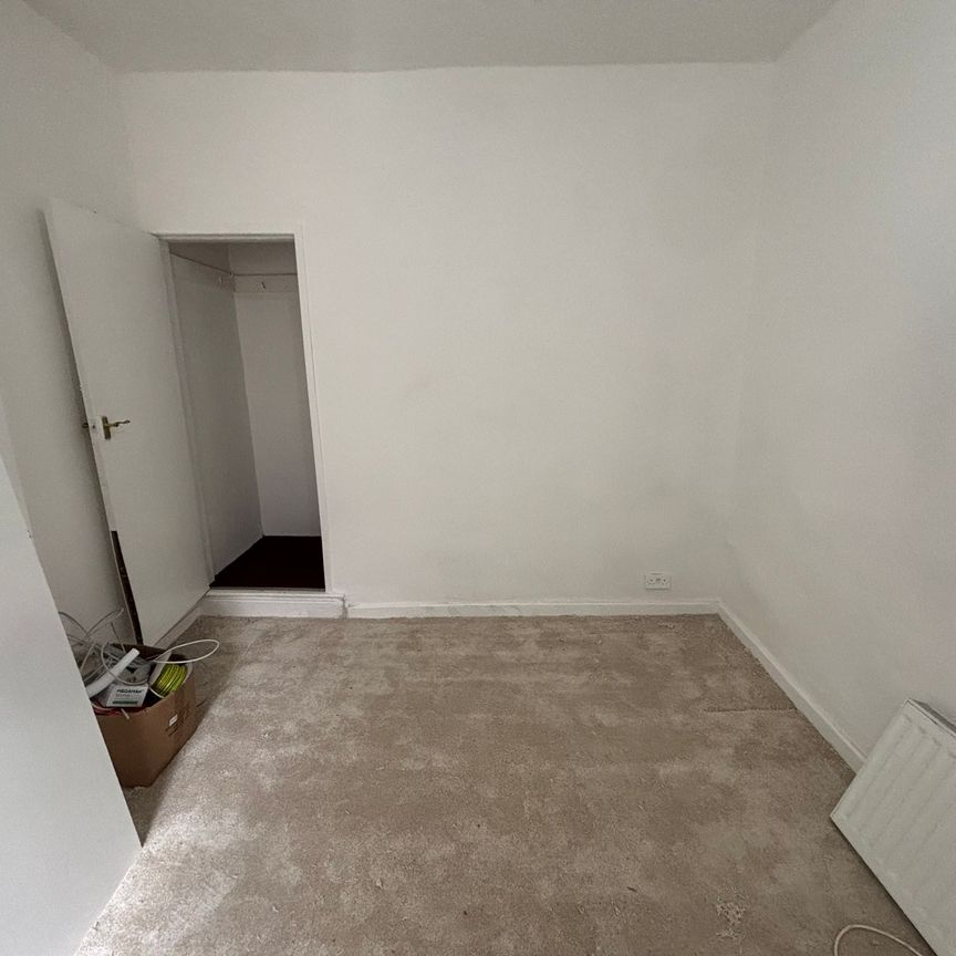 Foleshill Road, Foleshill - Photo 1