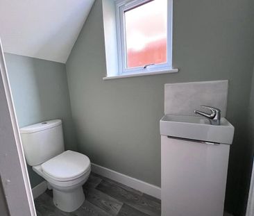 3 bedroom semi-detached house to rent - Photo 6
