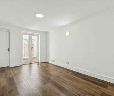 4 bedroom semi-detached house to rent - Photo 5