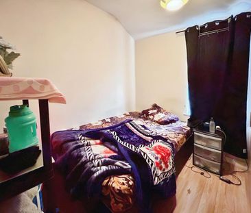 4 bedroom terraced house to rent - Photo 3