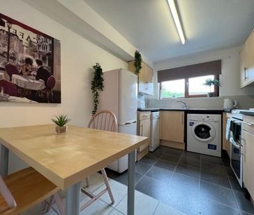 2 bedroom flat to rent - Photo 6