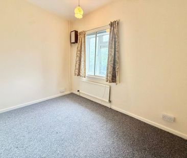 4 bedroom semi-detached house to rent - Photo 6