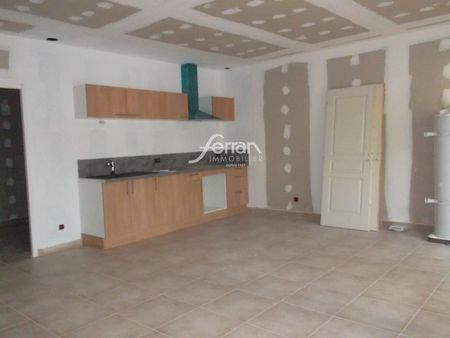 Location Appartement 3 pièces 113m² SALERNES 83690 - Photo 2