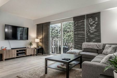 For Lease - 73 Hadley Circle Unit# 1, Bells Corners and South to Fallowfield, Ontario - Photo 2
