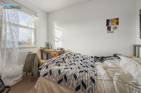 4 bedroom terraced house to rent - Photo 4