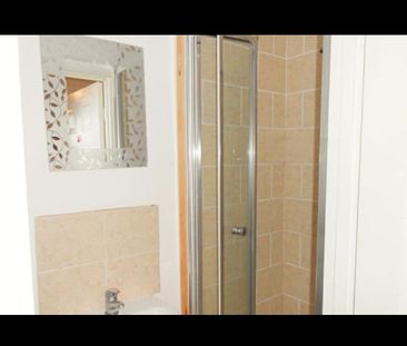 Great 4 bedroom shared house in Bradford - Photo 5