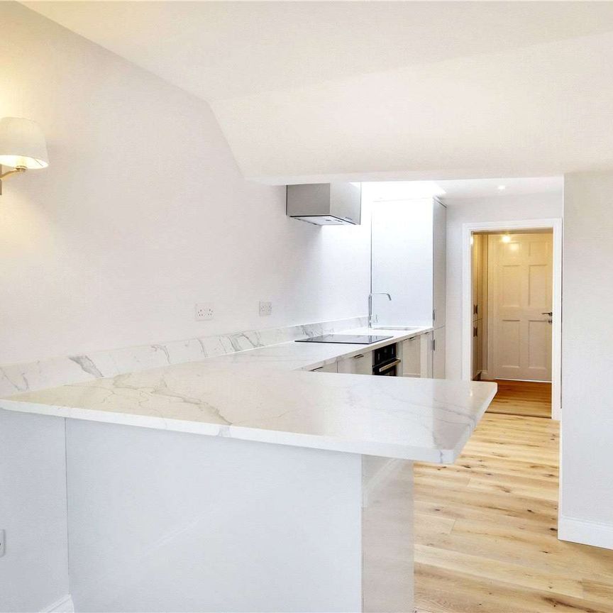 A stylish and contemporary apartment in a central Sevenoaks location. - Photo 1