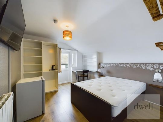 1 bedroom in a house share to rent - Photo 1