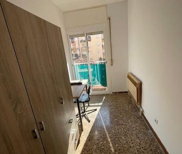 Travessera de Gràcia, Barcelona, Catalonia 08027 - Photo 6