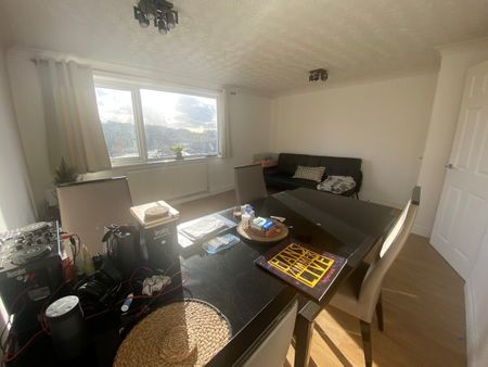 Taranto Road, SO16 - Photo 3