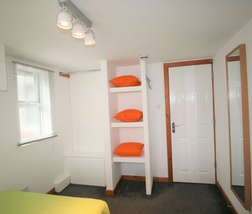 7 Bed Terraced House, Moseley Road, M14 - Photo 6